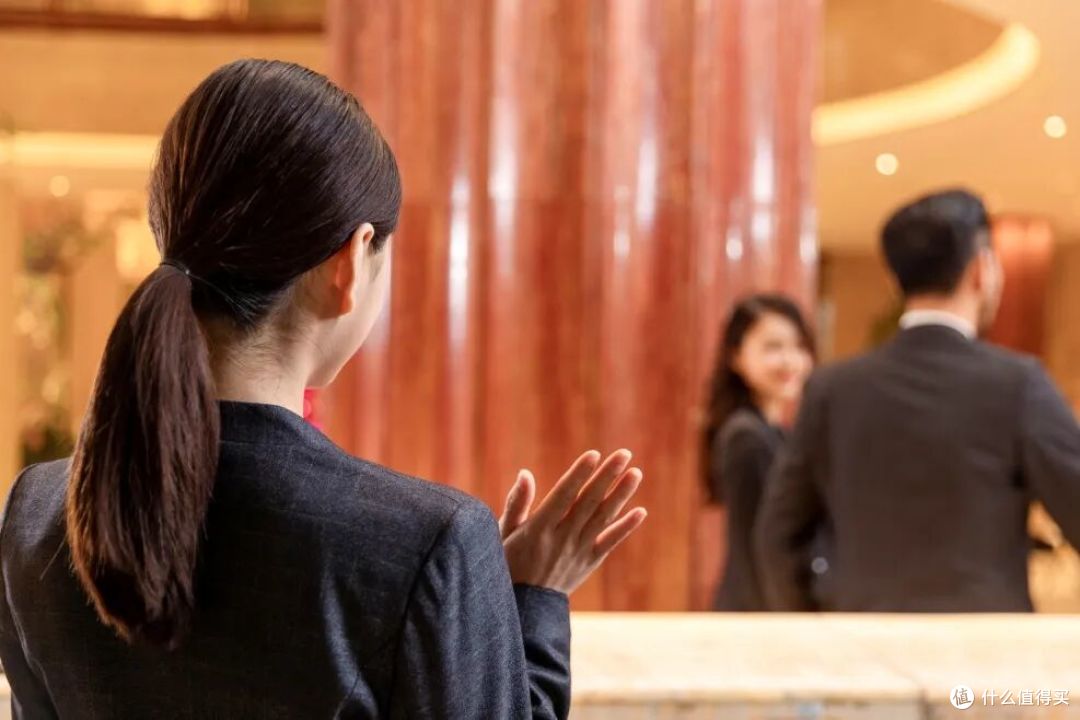 五星级酒店为什么不用机器人送外卖？