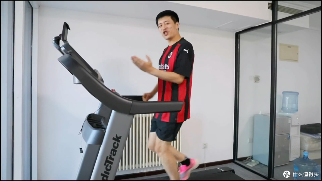考研名师突发离世!赛前体检遭马拉松除名,早已暗藏致命隐患