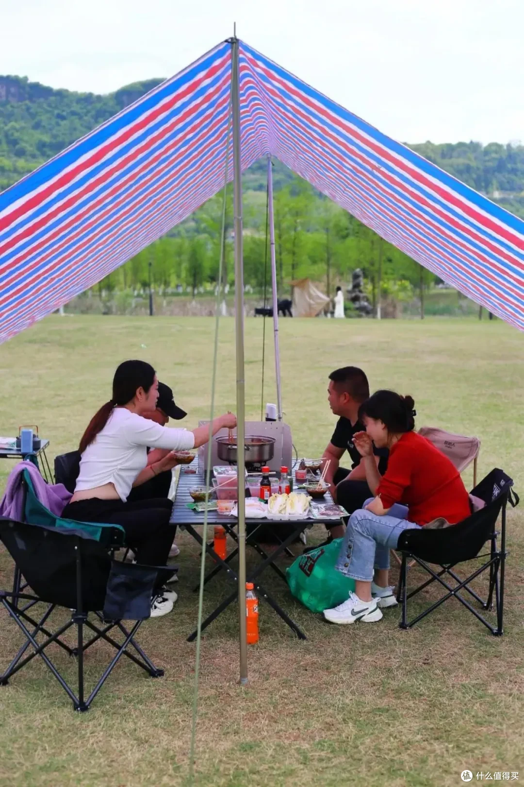 被网友的「低成本露营」思路惊呆了,省钱不说,还好用到不行!