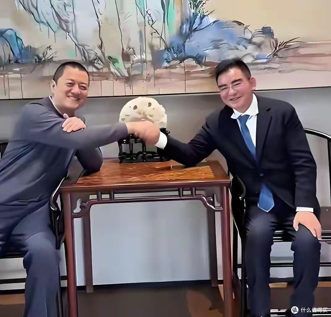 陈光标慌了!1300万豪车送上门被张雪8折卖捐,两度改口尴尬了