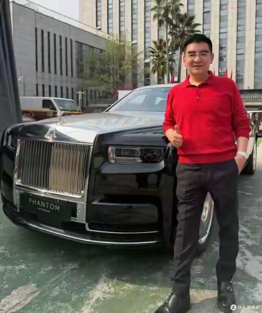 陈光标慌了!1300万豪车送上门被张雪8折卖捐,两度改口尴尬了