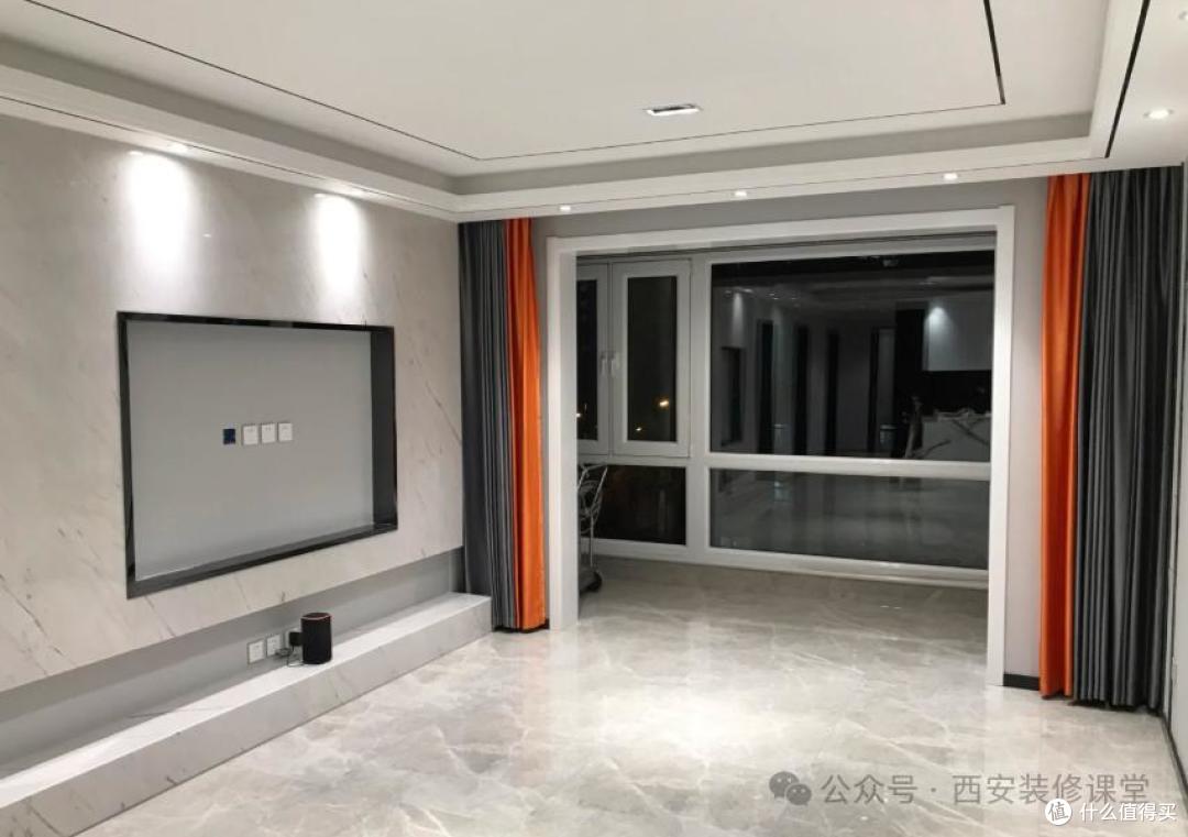 客厅与阳台窗帘别乱装,分清场景按需配,该挂该省不花冤枉钱