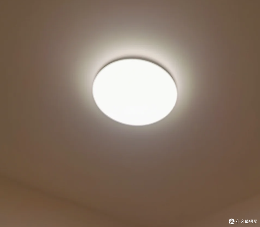 卧室36瓦LED灯到底伤不伤眼?真正影响眼睛的4大因素,你用对了吗?