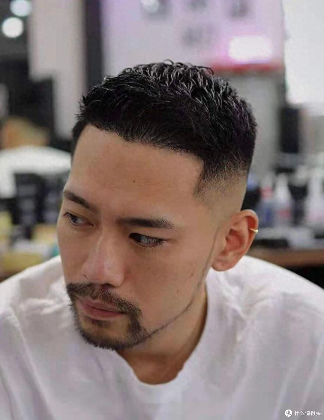 不建议中年男人留这4种发型,自以为洋气,实际不是装嫩就是显老