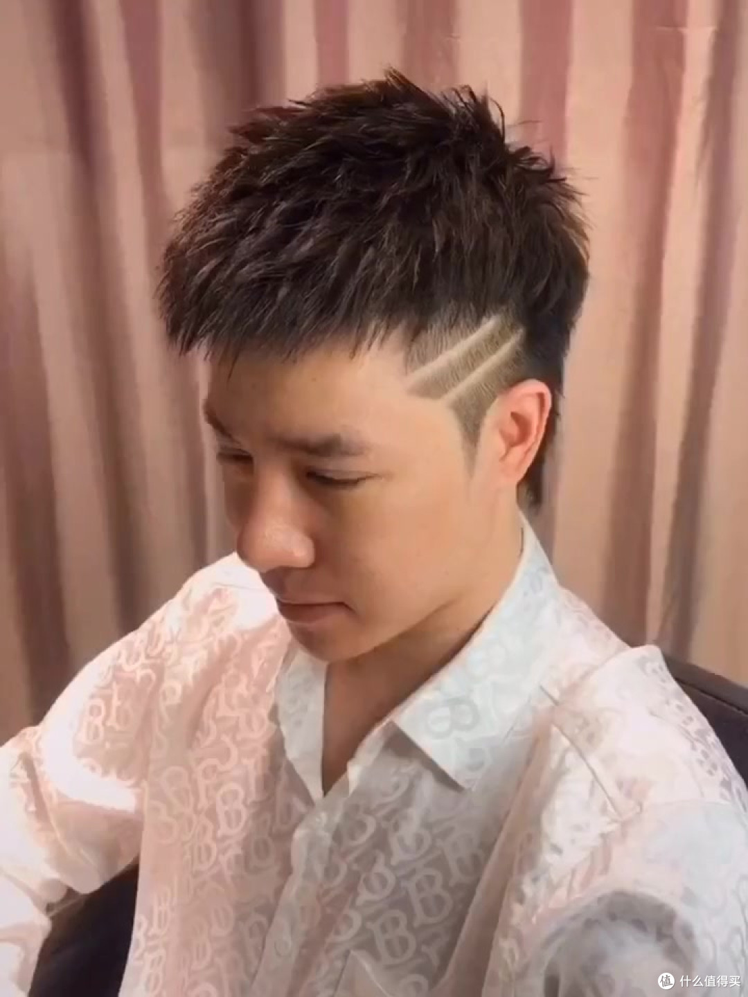 不建议中年男人留这4种发型,自以为洋气,实际不是装嫩就是显老