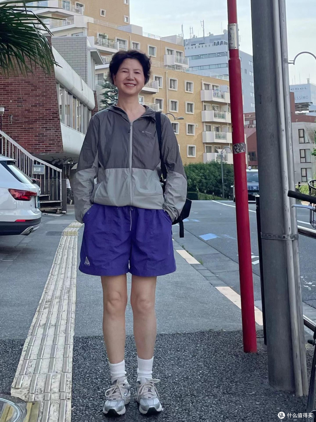 中年女人冲锋衣不要盲目跟风,只穿“北面、骆驼”,这些更显气质