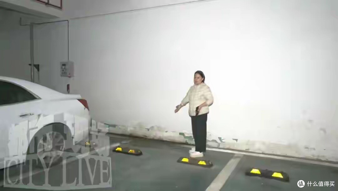 南昌一物业公司硬核催费:不交管理费就不让车进出买车位也不行