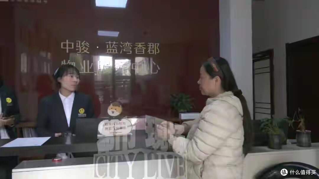 南昌一物业公司硬核催费:不交管理费就不让车进出买车位也不行