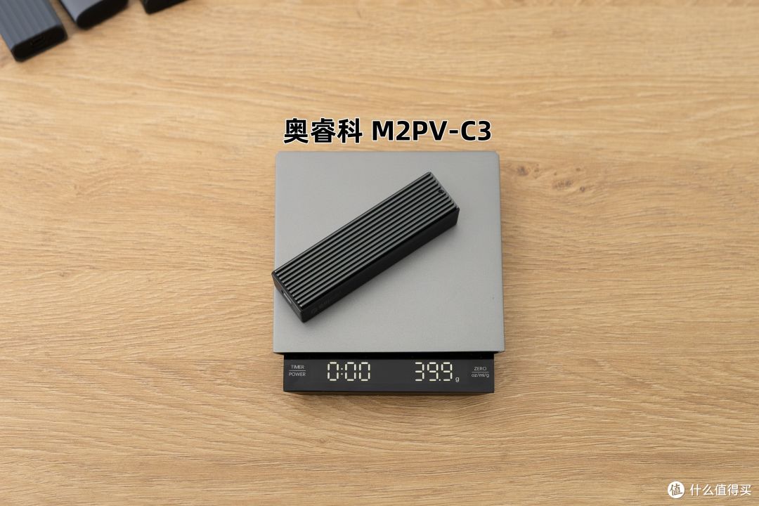 别让廉价硬盘盒毁了高价值的SSD 和数据:5款硬盘盒横测对比