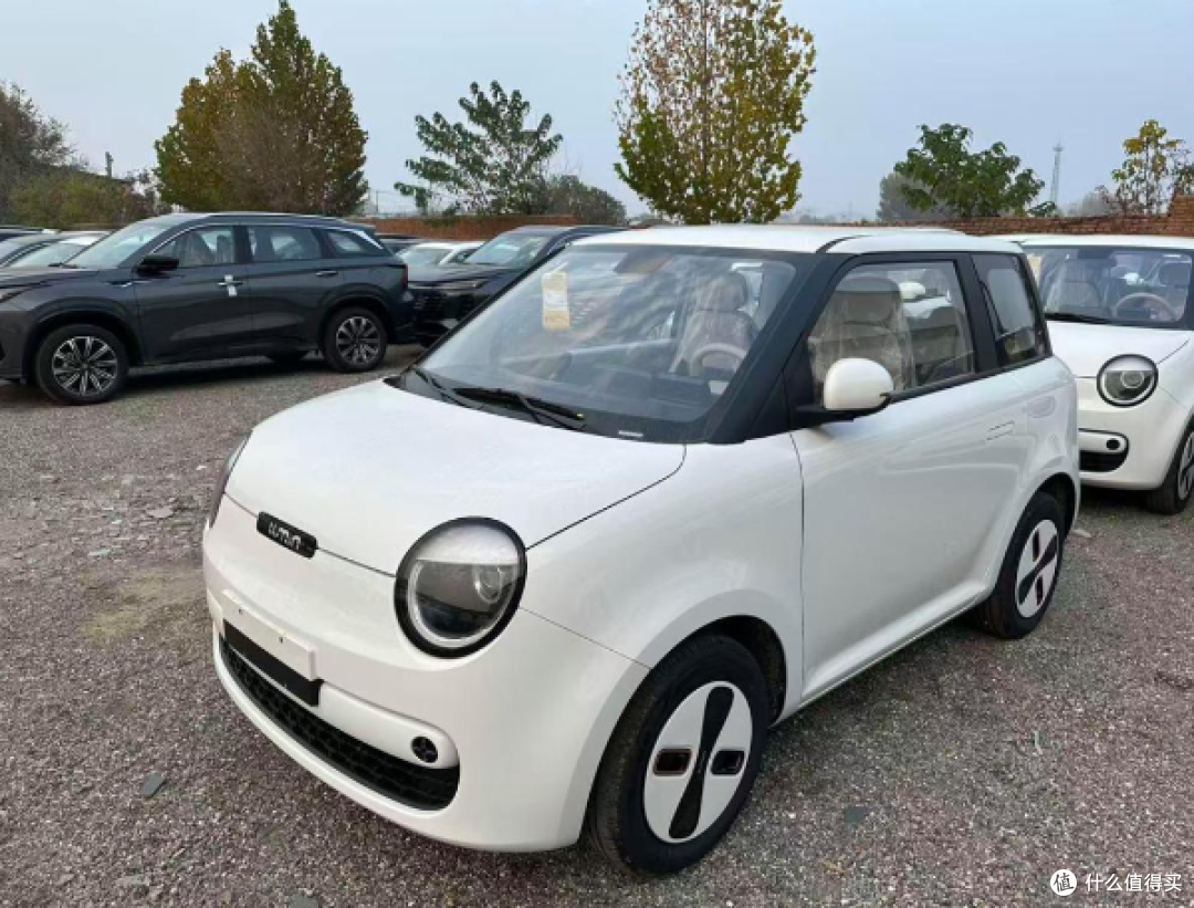 宏光miniev对比长安糯玉米，谁才是年轻人的纯电小车？