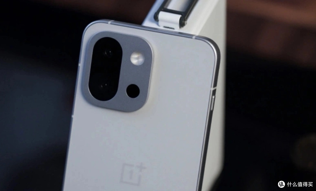 16GB+512GB,“售价暴跌”的3款小尺寸直屏手机,捡漏机会到了