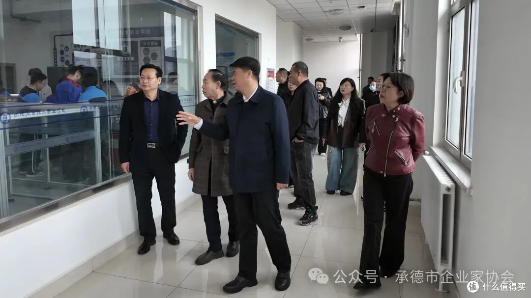 承德市企业家协会走进承德应用技术职业学院交流座谈活动圆满举行