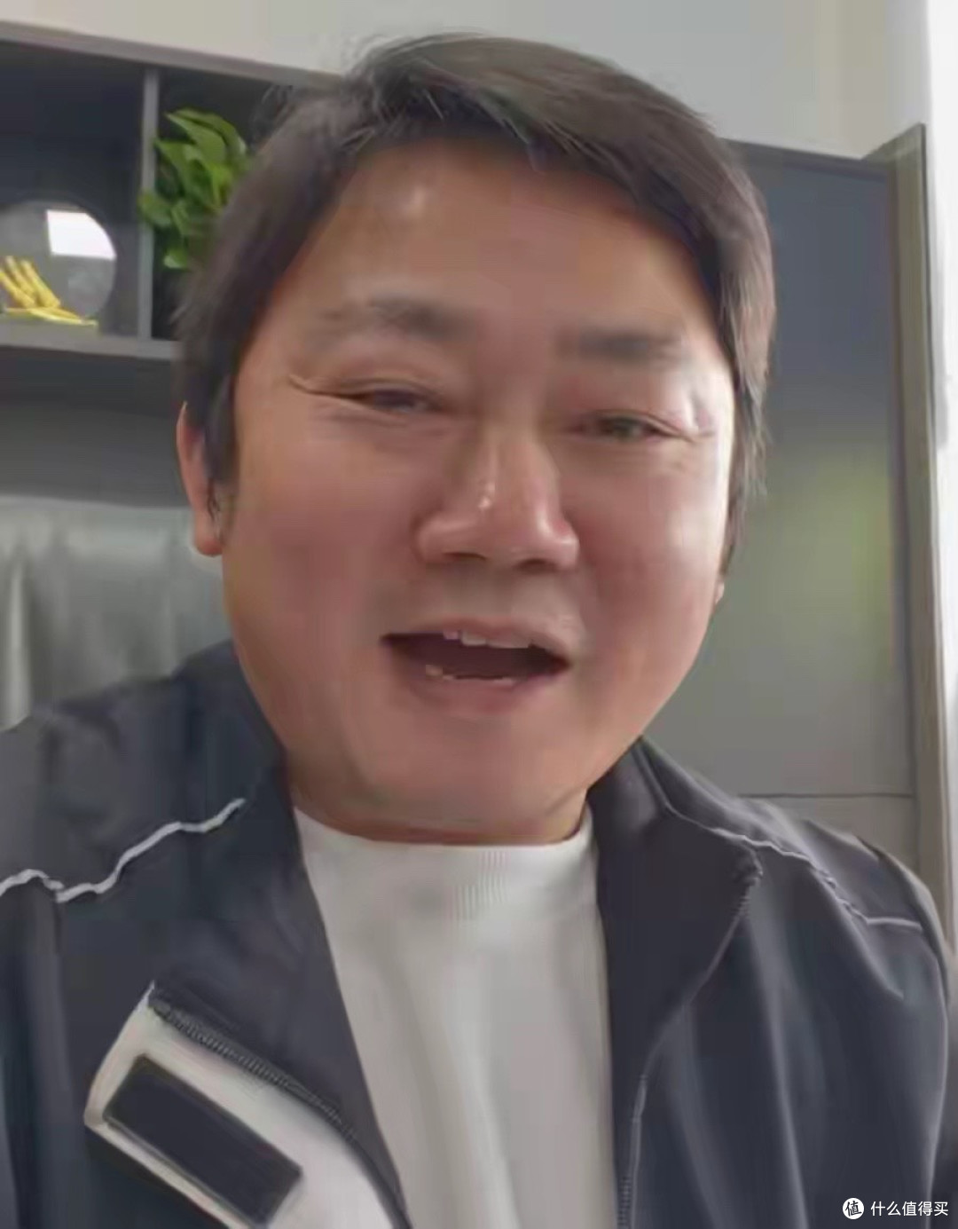 李亚鹏回应陈光标捐车！含泪力挺张雪，陈光标这回彻底下不了台！