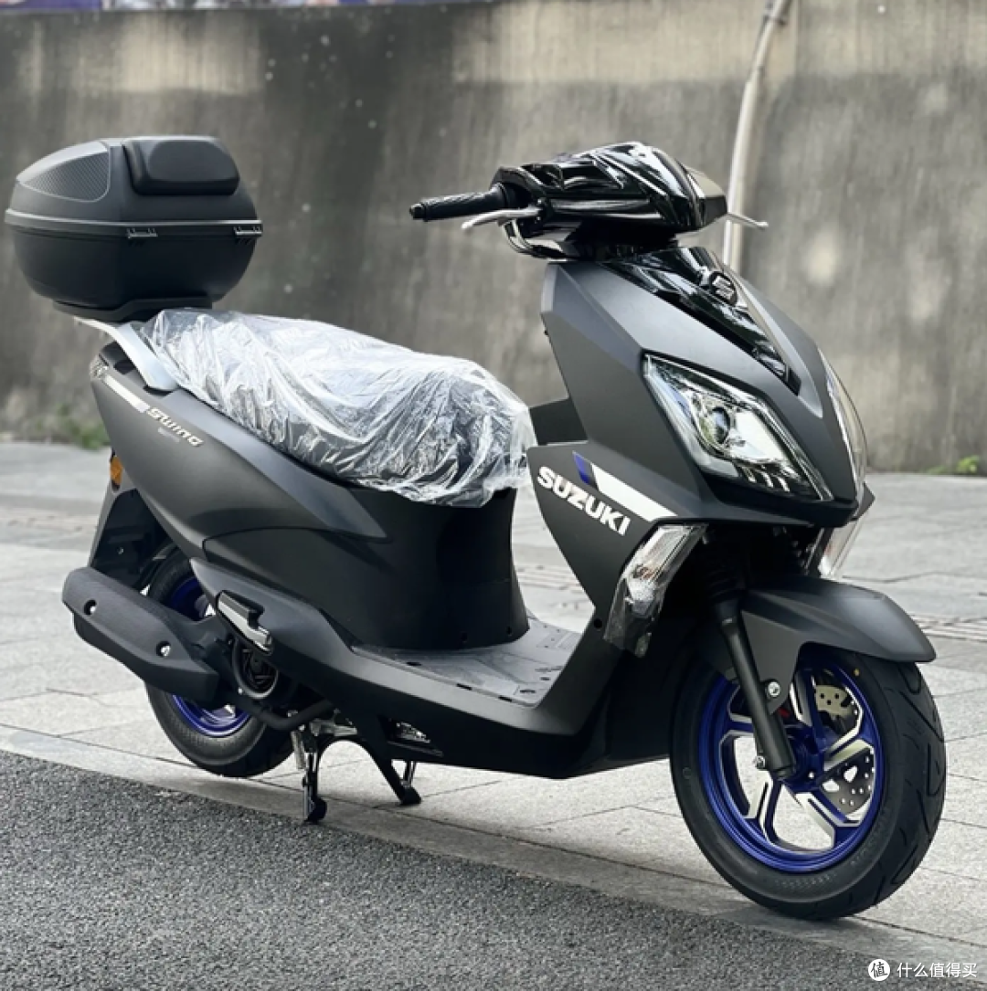 铃木又出新125踏板!2026款BURGMAN STREET发布,配置对标UY125!