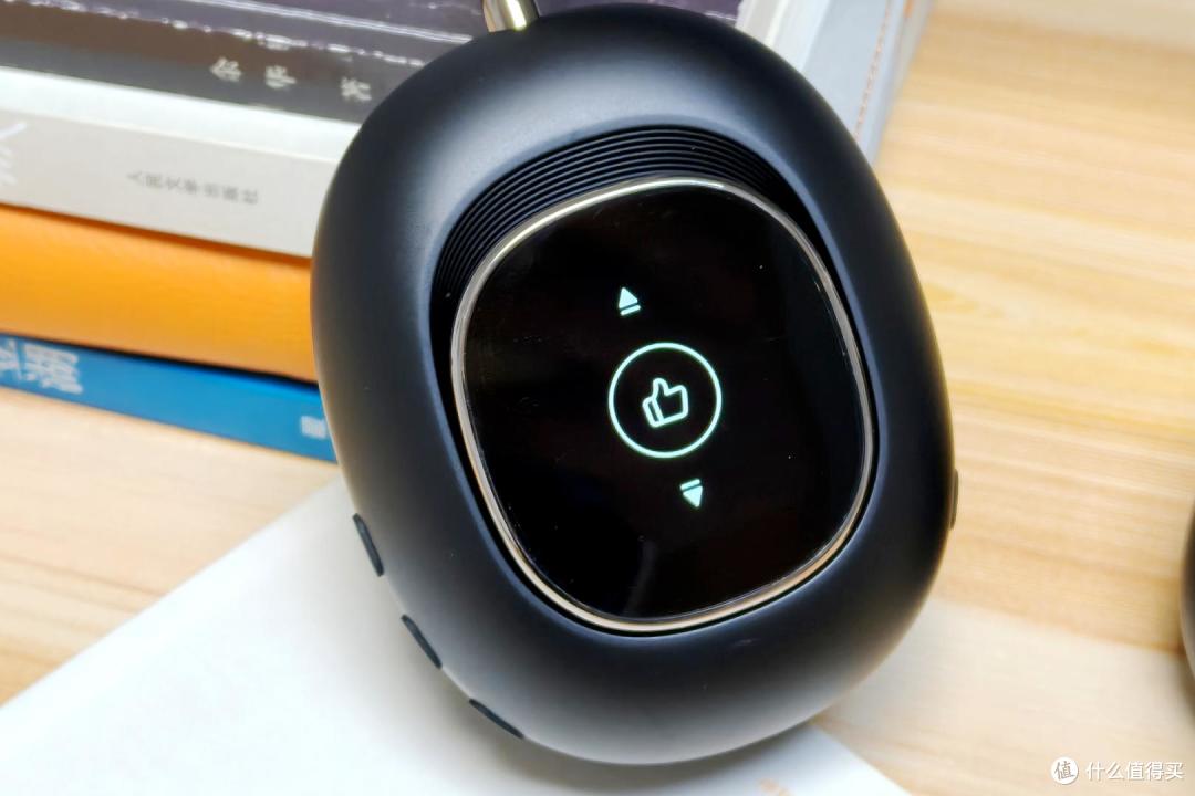 可拆卸灵动屏+千元音质+100小时续航!这款头戴耳机有点东西