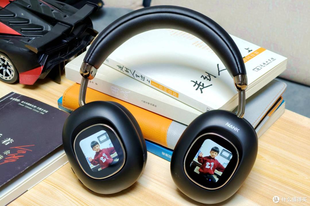 可拆卸灵动屏+千元音质+100小时续航!这款头戴耳机有点东西