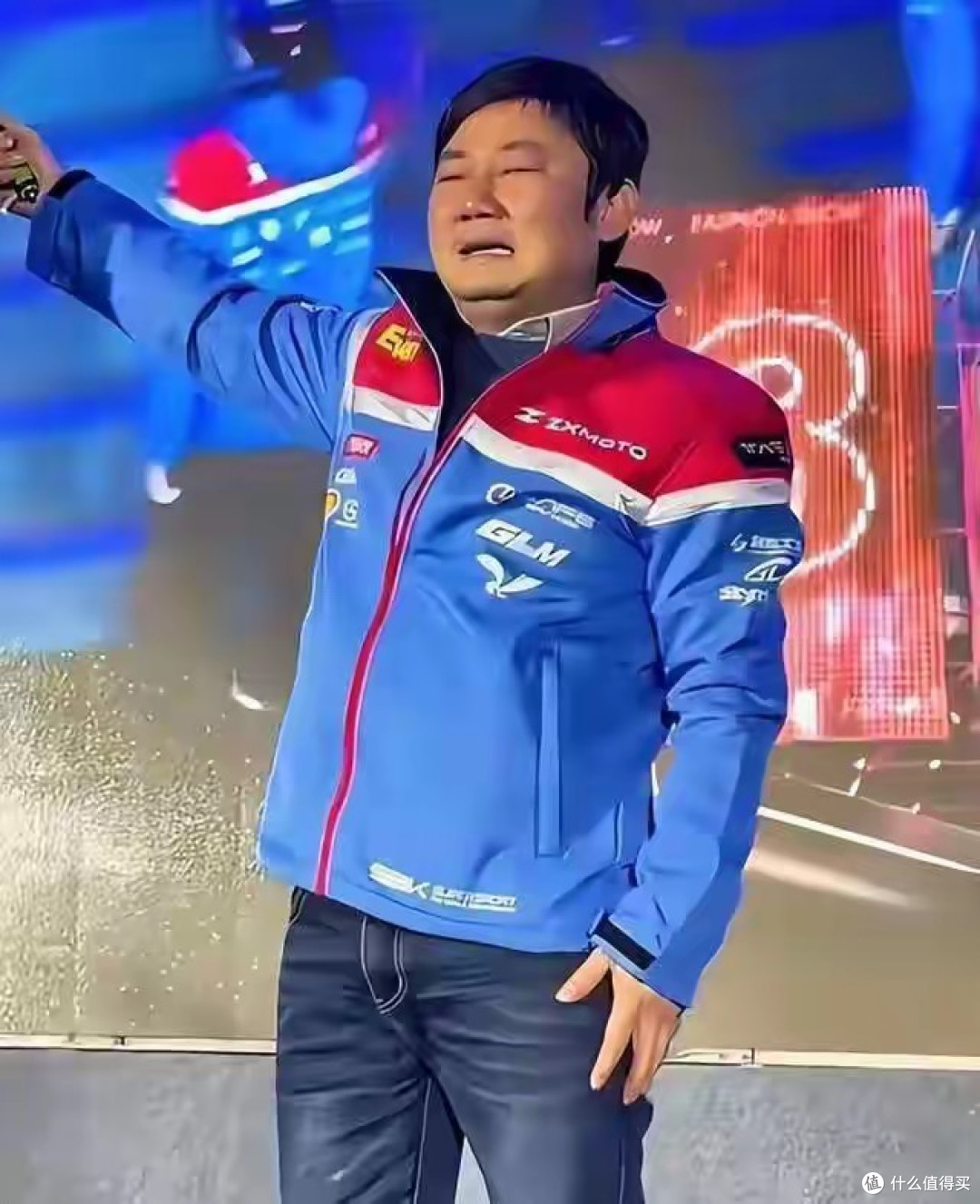 张雪嘲讽陈光标,不过户竖中指,还用他钱做慈善,他不让卖私下聊