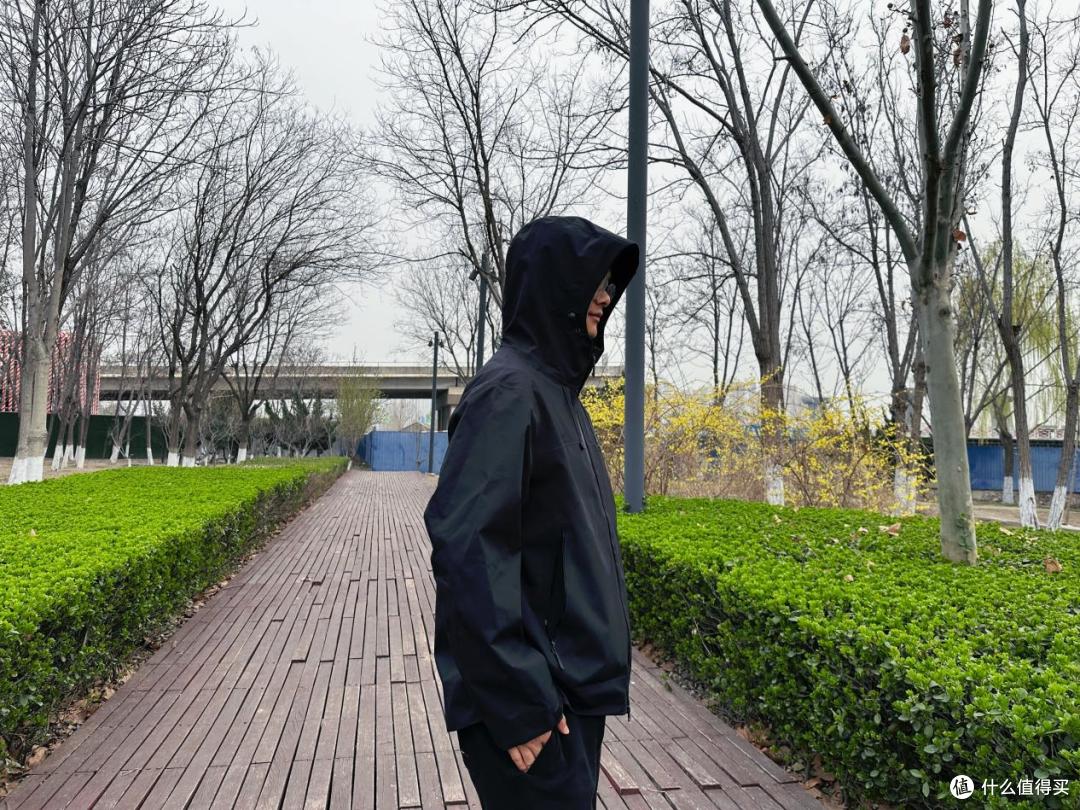 七防单冲排第一！测评VBREX冲锋衣，重装越野与时尚美观全都要