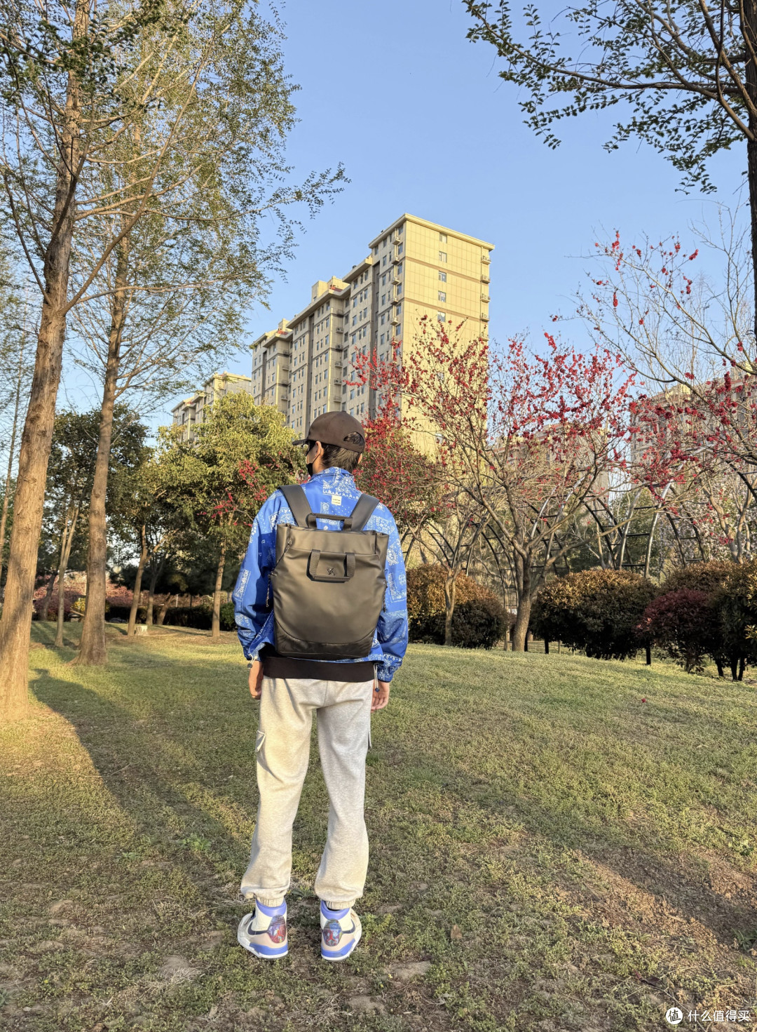 极星双肩电脑包,专为16寸笔记本电脑设计,可拎可背,更省事!