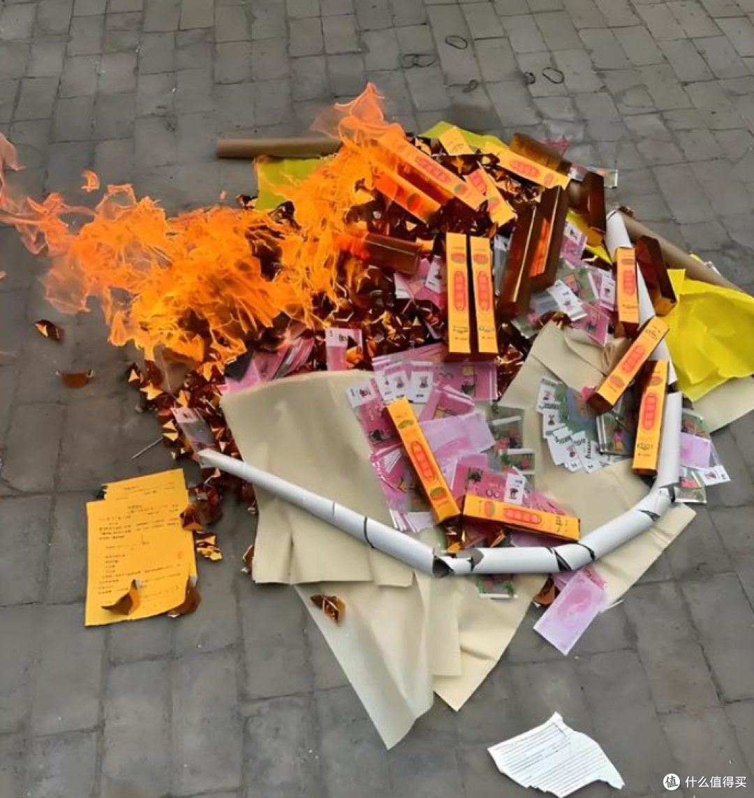 清明节烧纸,90%的人都少了这个关键步骤,相当于白烧纸!