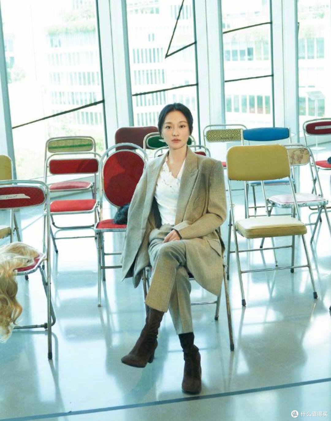 周迅留回长发后,好像换了个人!穿轻纱裙好惊艳,美到差点认不出