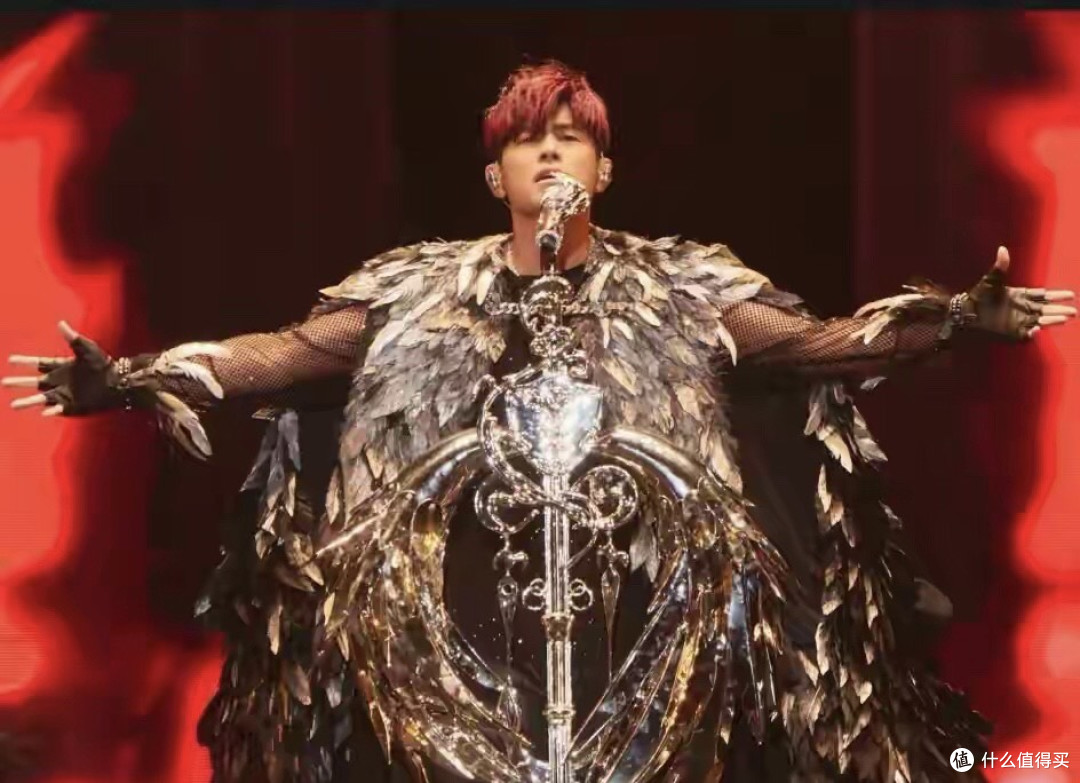 周杰伦演唱会口碑又崩了，本人唱不上去就划水，舞美落后效果不佳