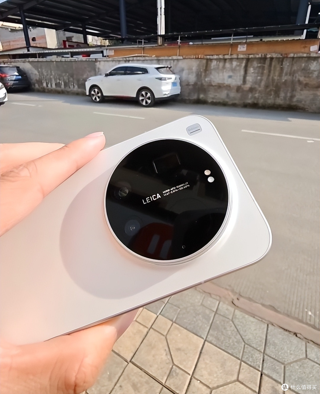 小米17 Ultra和vivo X300 Ultra怎么选?看6个核心参数对比不纠结