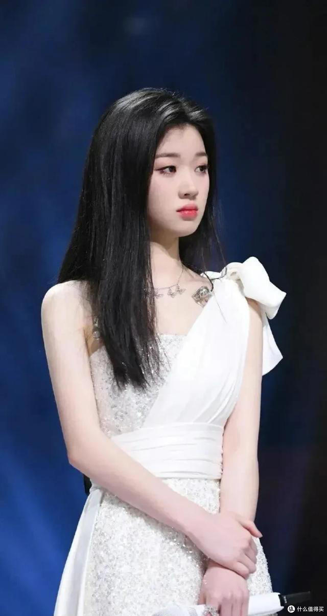单依纯的 “不可理喻”，全是为了商业利益的无奈妥协！