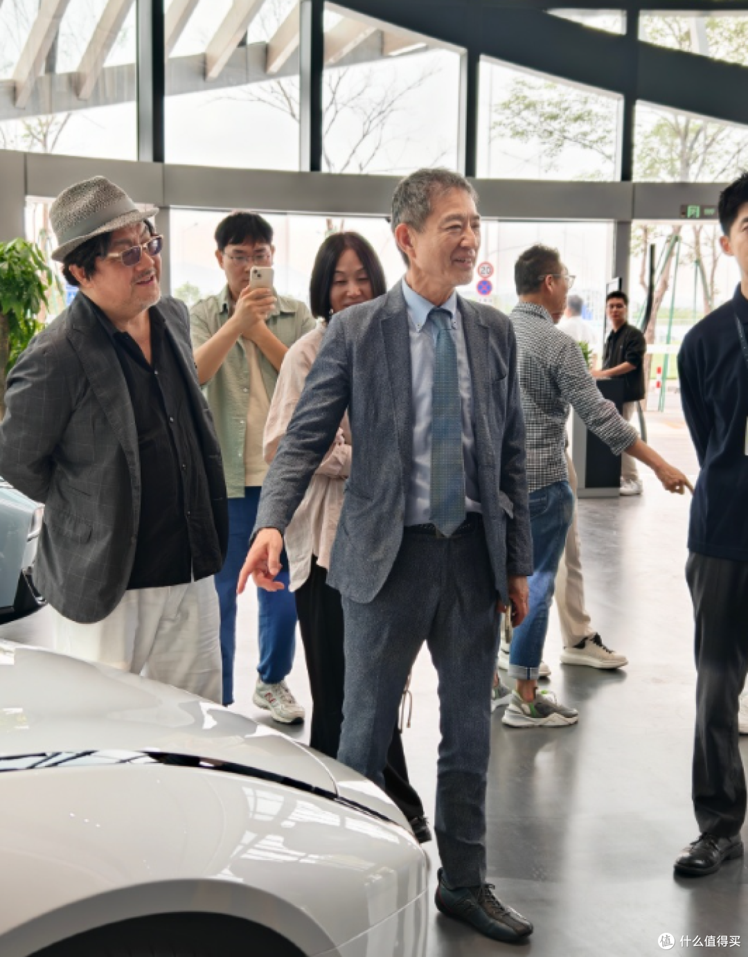 当 GTR 之父试驾小鹏：战神 R36 的电动化答案，竟藏在电车里？