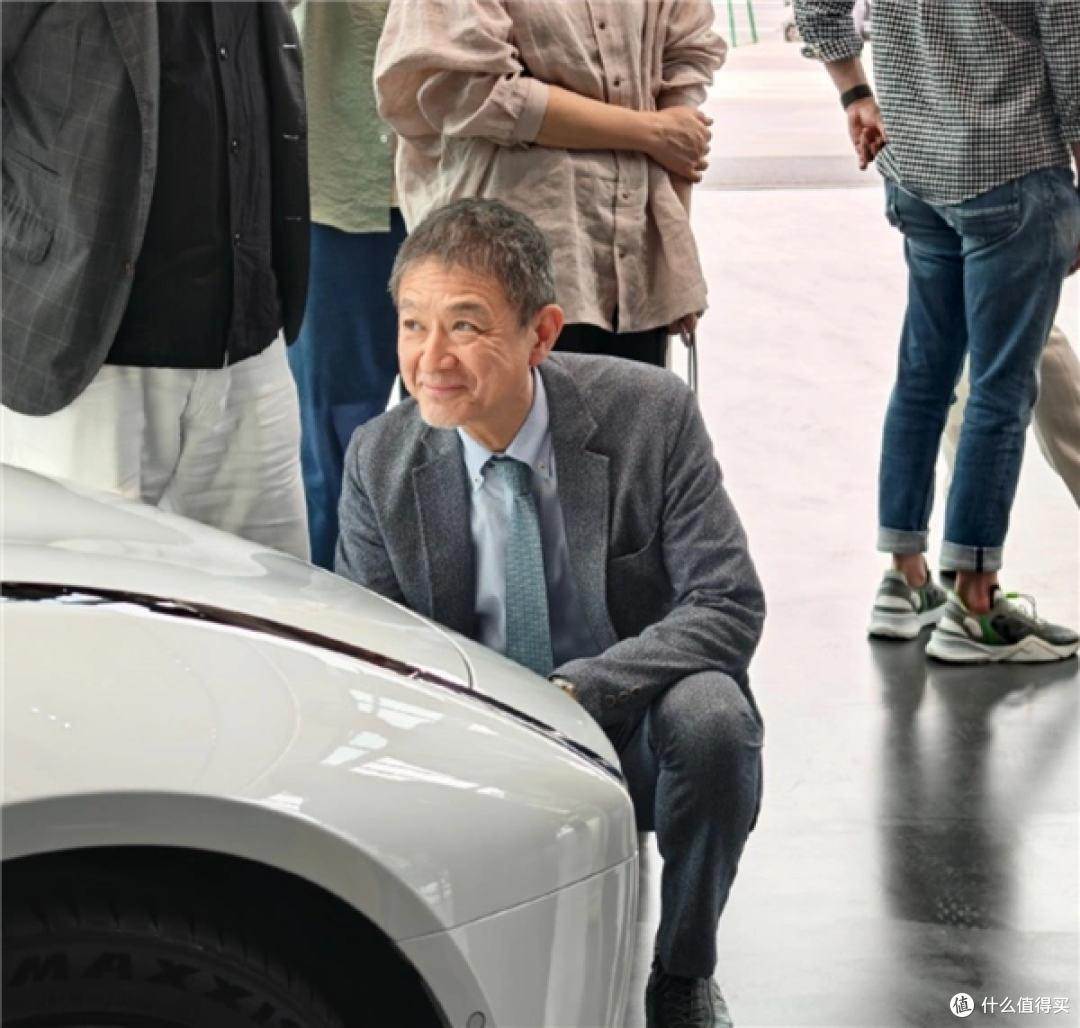 当 GTR 之父试驾小鹏：战神 R36 的电动化答案，竟藏在电车里？