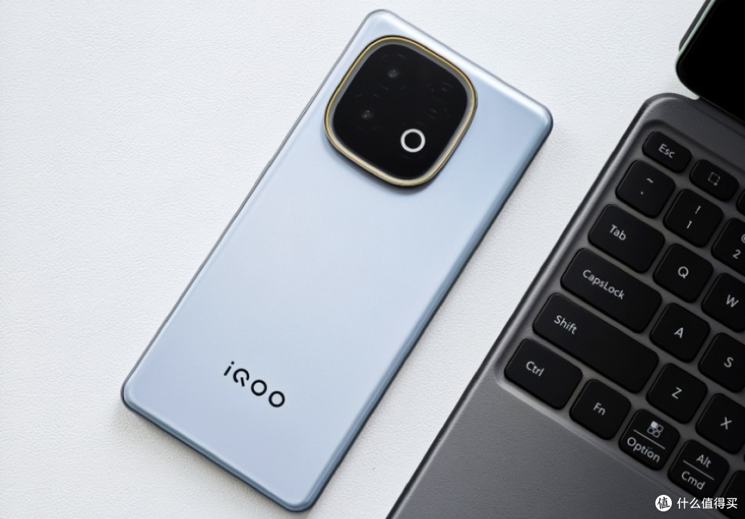 16GB+512GB,目前“价格雪崩”的3款手机,高配版都不到3000元