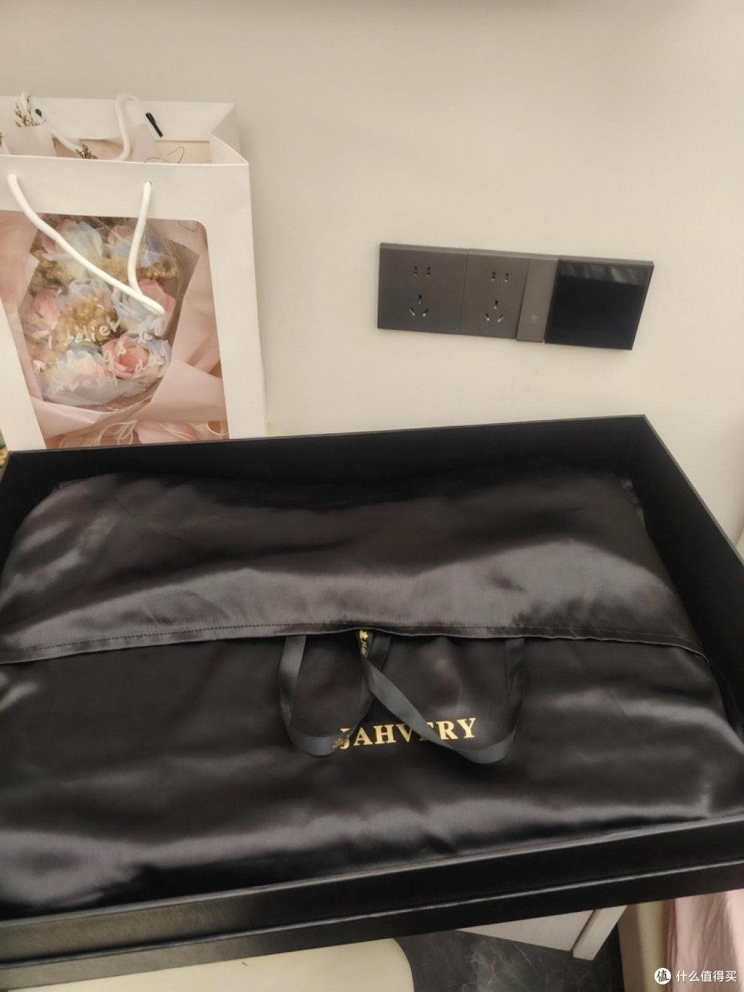JAHVERY罗耶丝皇系列:睡眠奢品的“天价”底气💎