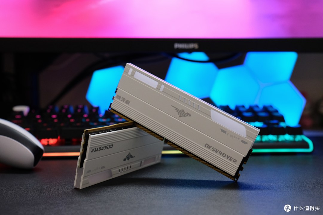 毁灭者锦衣卫电竞内存条评测:RGB 灯效与性能兼备的性价比之选