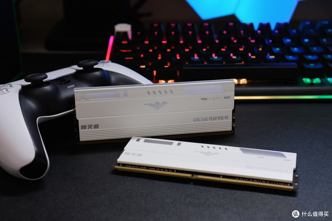 毁灭者锦衣卫电竞内存条评测:RGB 灯效与性能兼备的性价比之选