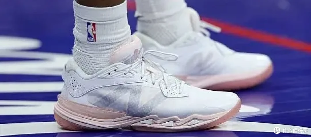 【NBA每日上脚】AJ40-28被玩出花?威少穿才是原汁原味!