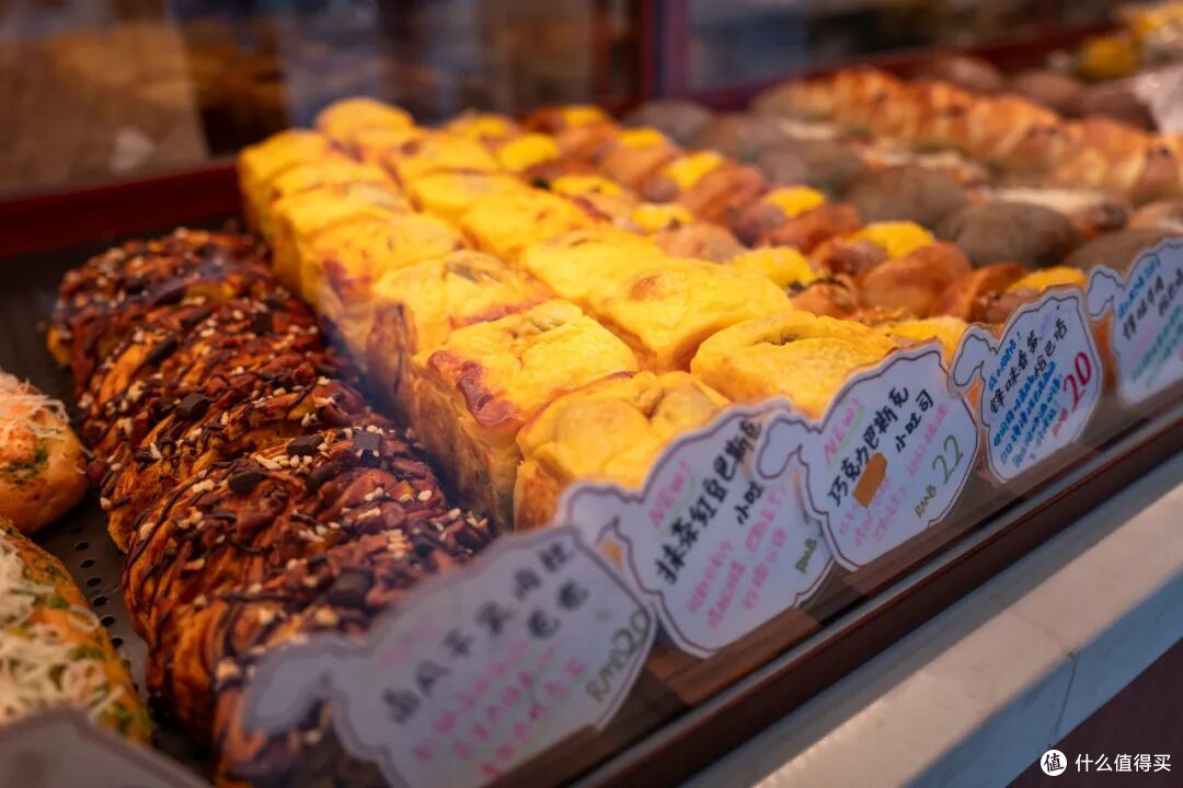 不愧是面包大市，卷得生生不息，面包脑袋都跑来这里取经