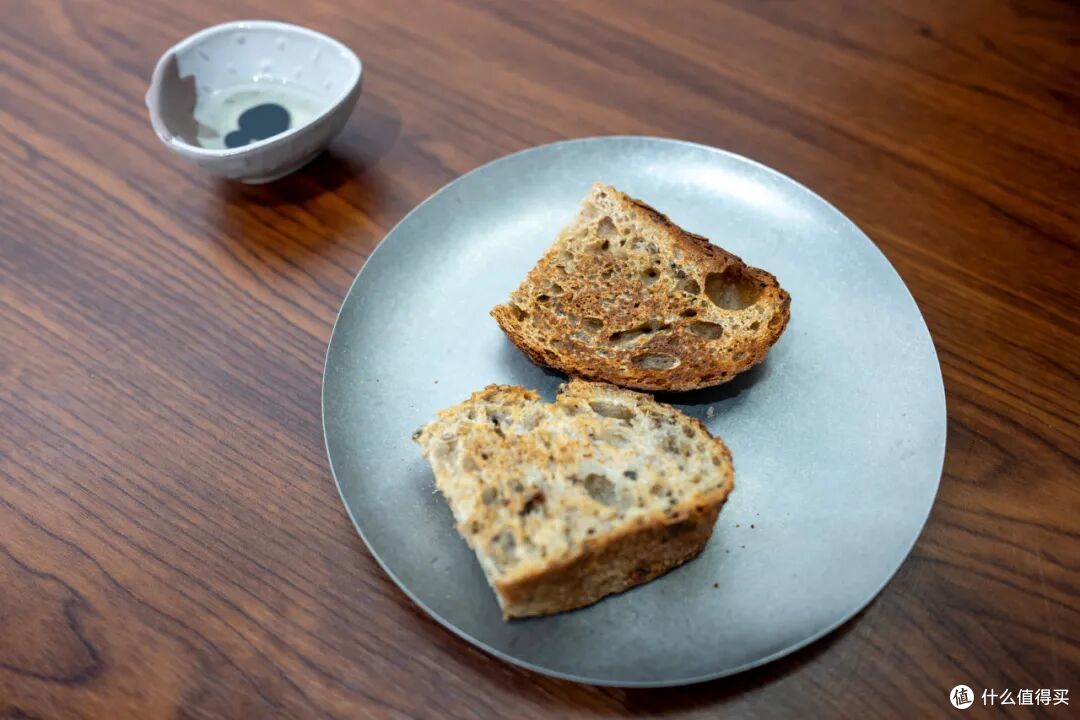 不愧是面包大市，卷得生生不息，面包脑袋都跑来这里取经