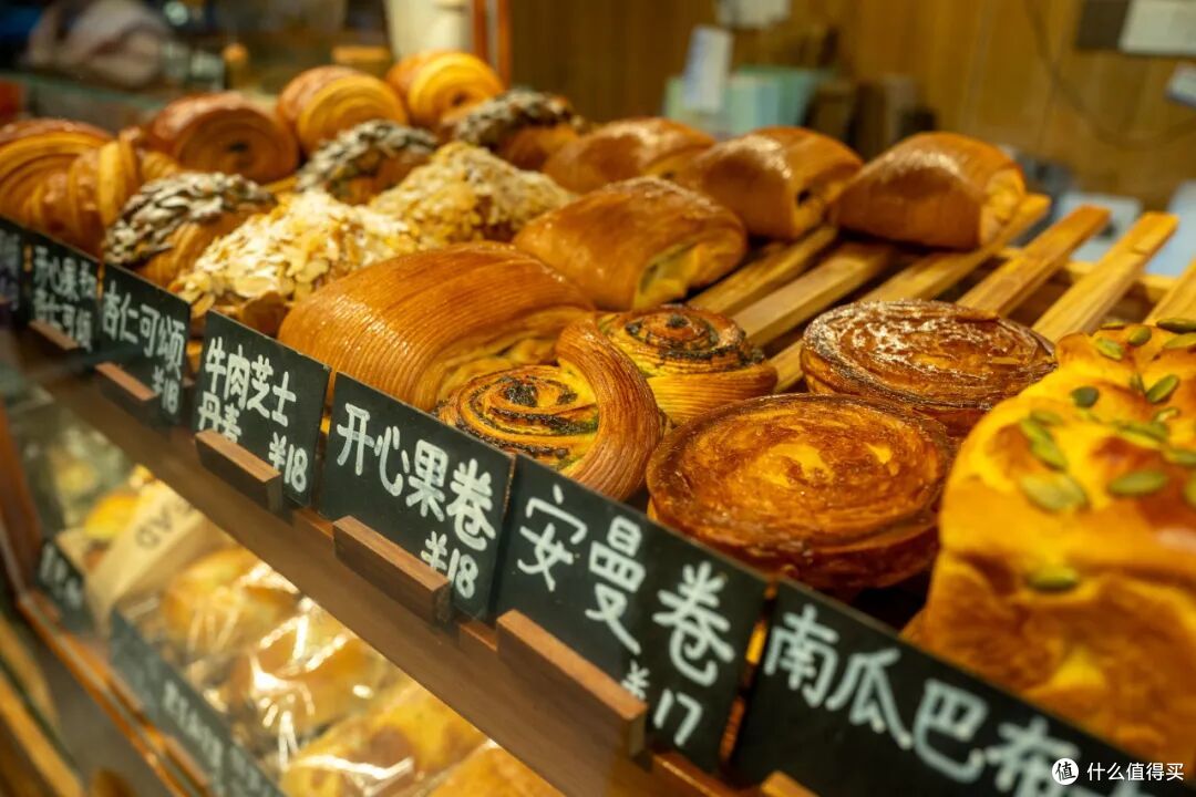 不愧是面包大市，卷得生生不息，面包脑袋都跑来这里取经