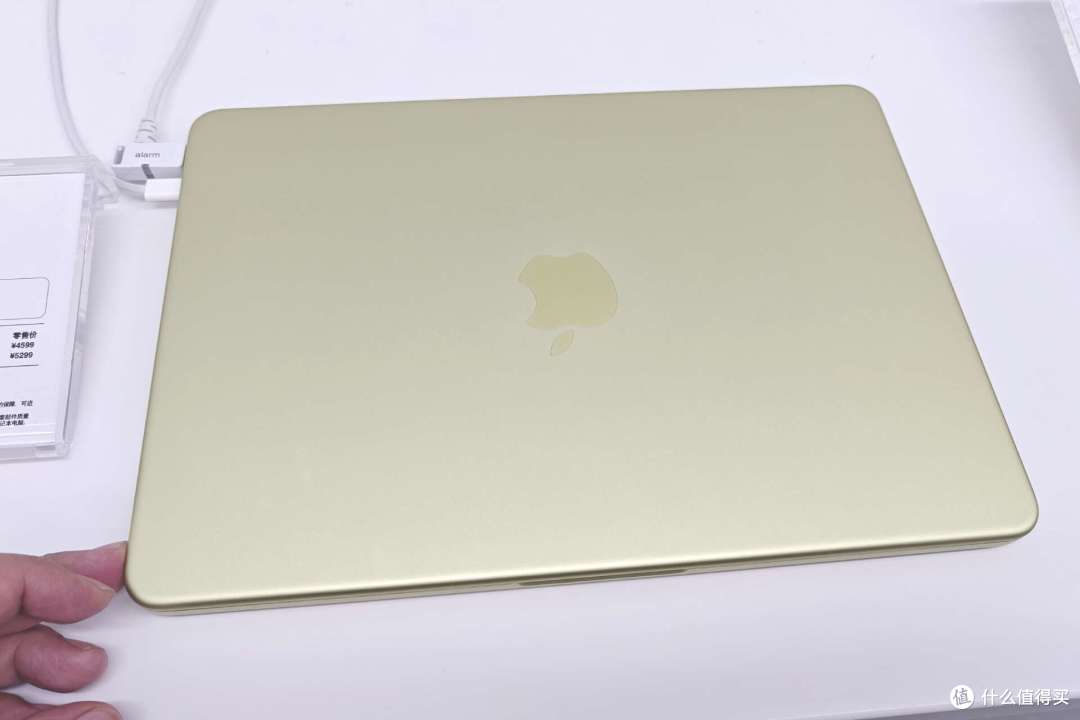 三千的“苹果陷阱”?MacBook Neo评测:是入门神器还是电子垃圾