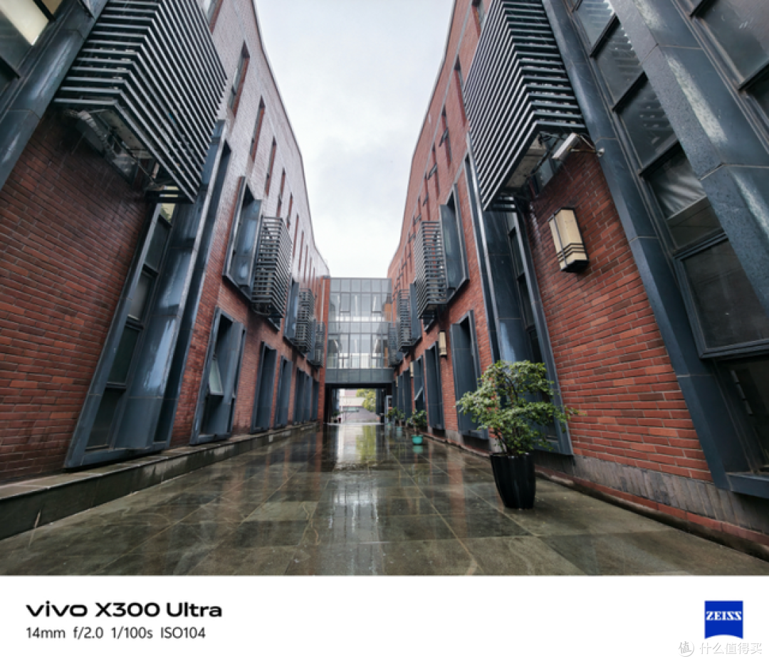 vivo X300 Ultra评测:全焦段拉满的专业影像旗舰