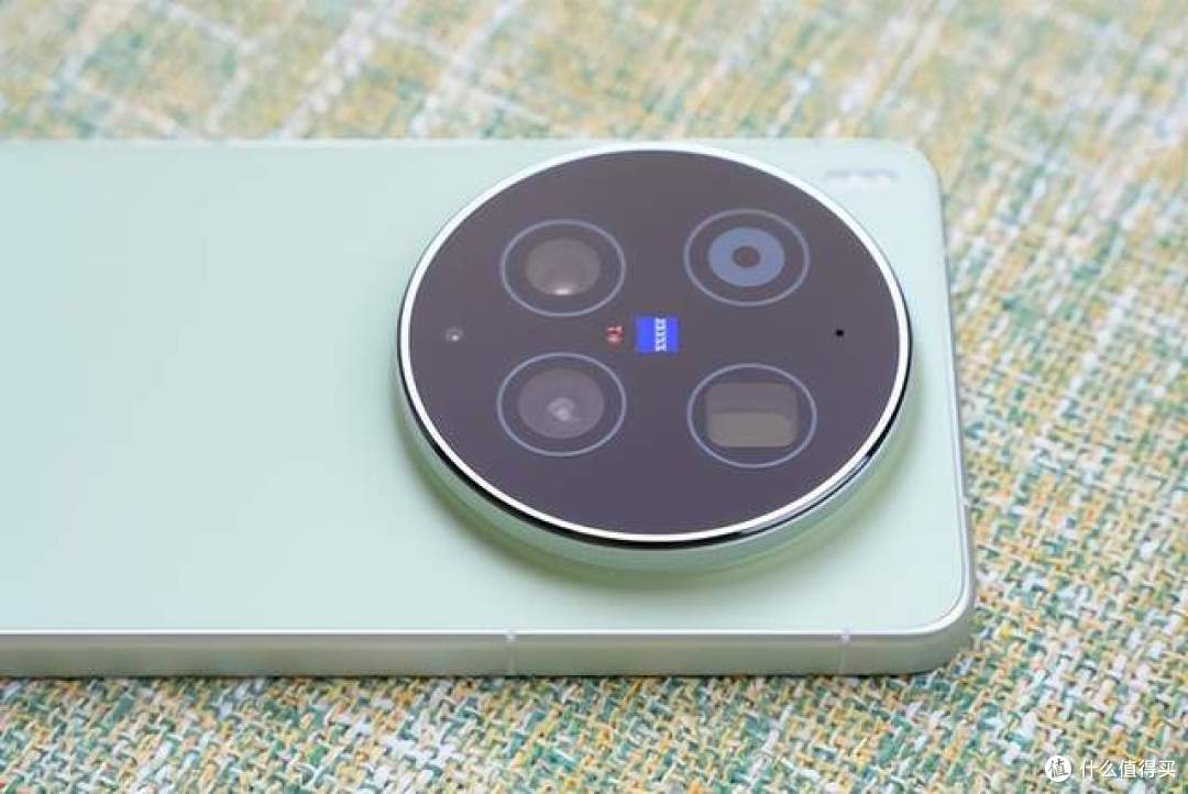 vivo X300 Ultra评测:全焦段拉满的专业影像旗舰