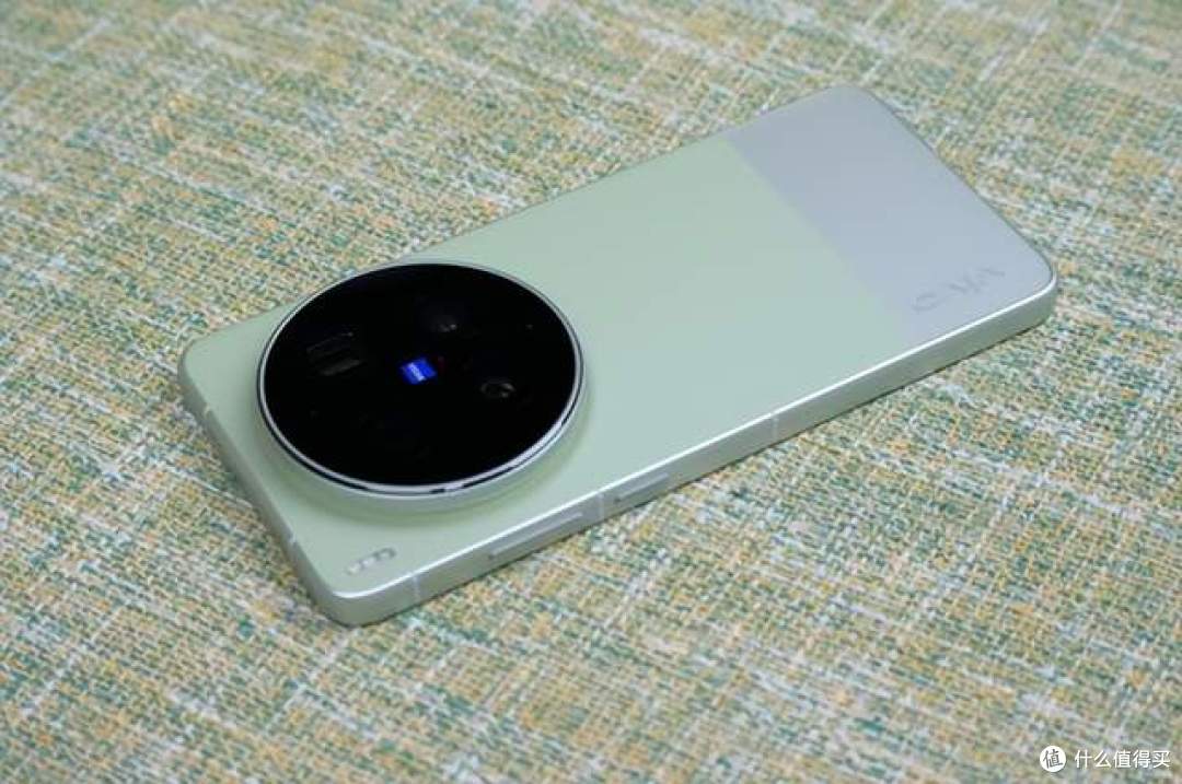 vivo X300 Ultra评测:全焦段拉满的专业影像旗舰