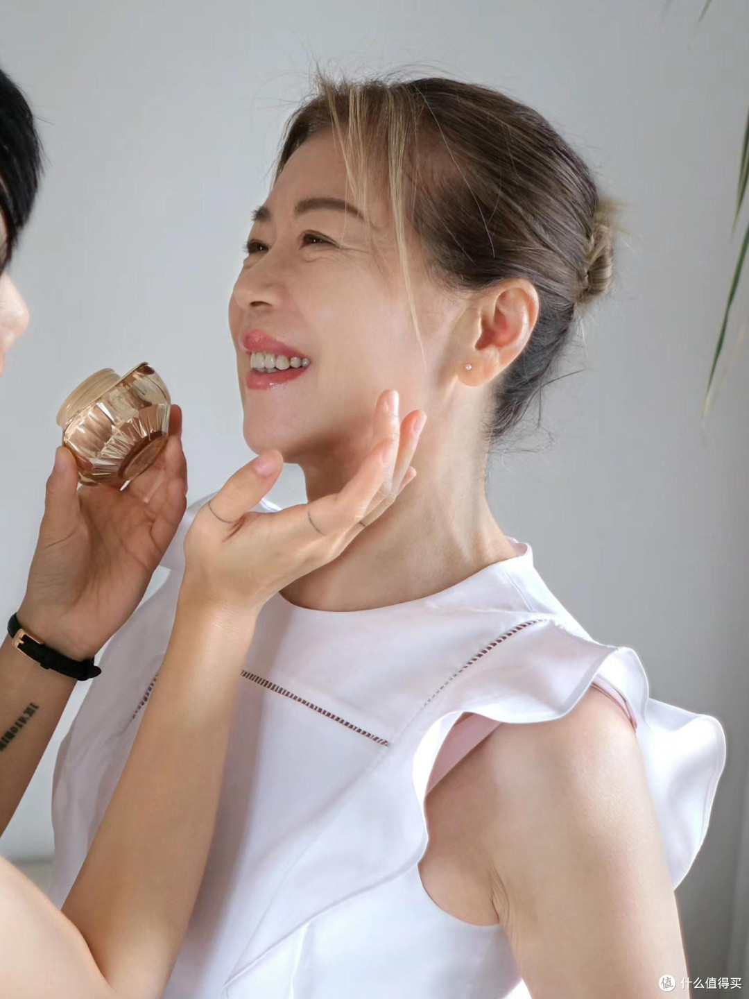 不建议中老年女性留的3种油腻发型,显老又土气,看看有你吗?