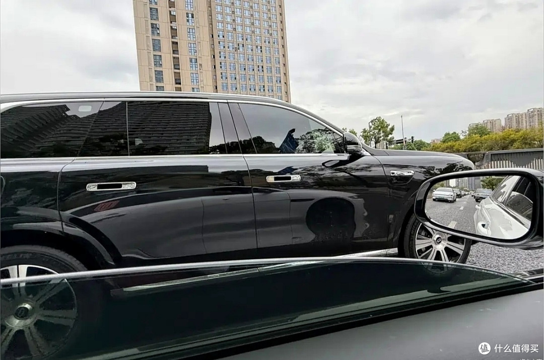精装变豪装?全网首曝新款问界M9实车,续航、尺寸、智驾全拉满!
