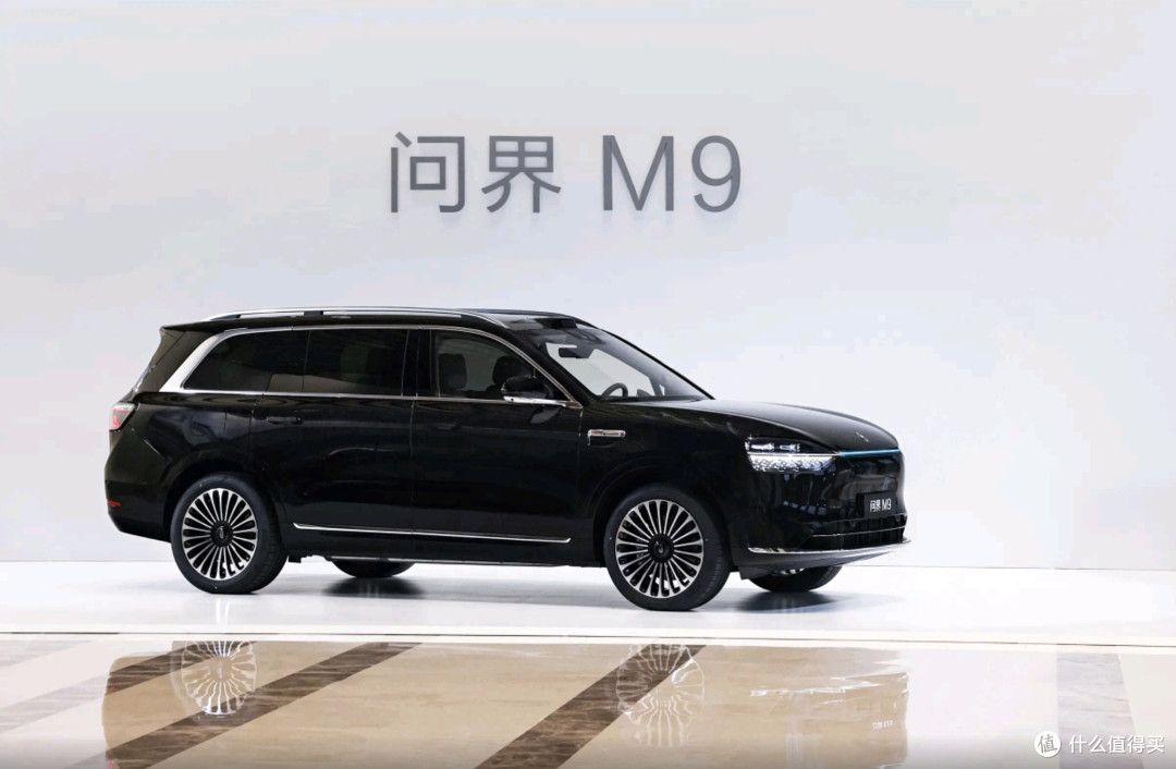 精装变豪装?全网首曝新款问界M9实车,续航、尺寸、智驾全拉满!