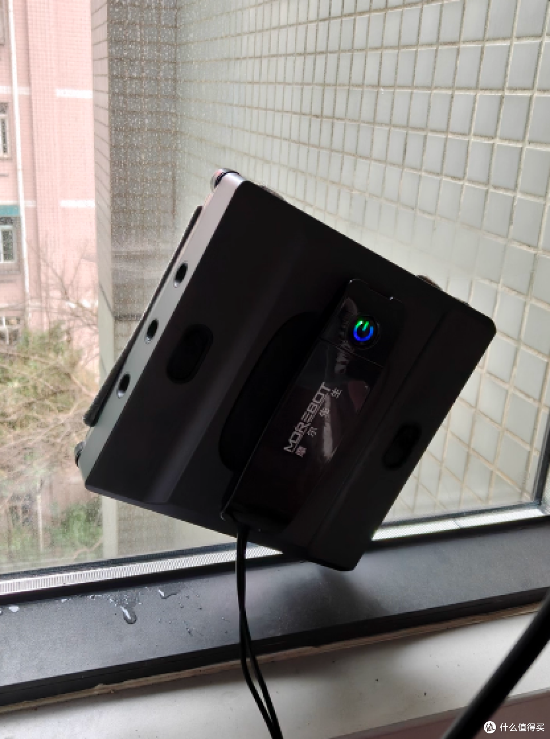 千元内摩尔先生 M8pro 实测，大户型高层擦窗神器，安全又干净