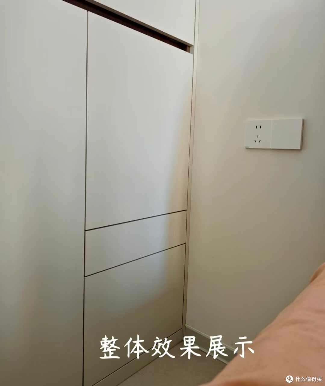 传统“床头柜”逐渐退出中国家庭!看看年轻人的做法,高级又实用