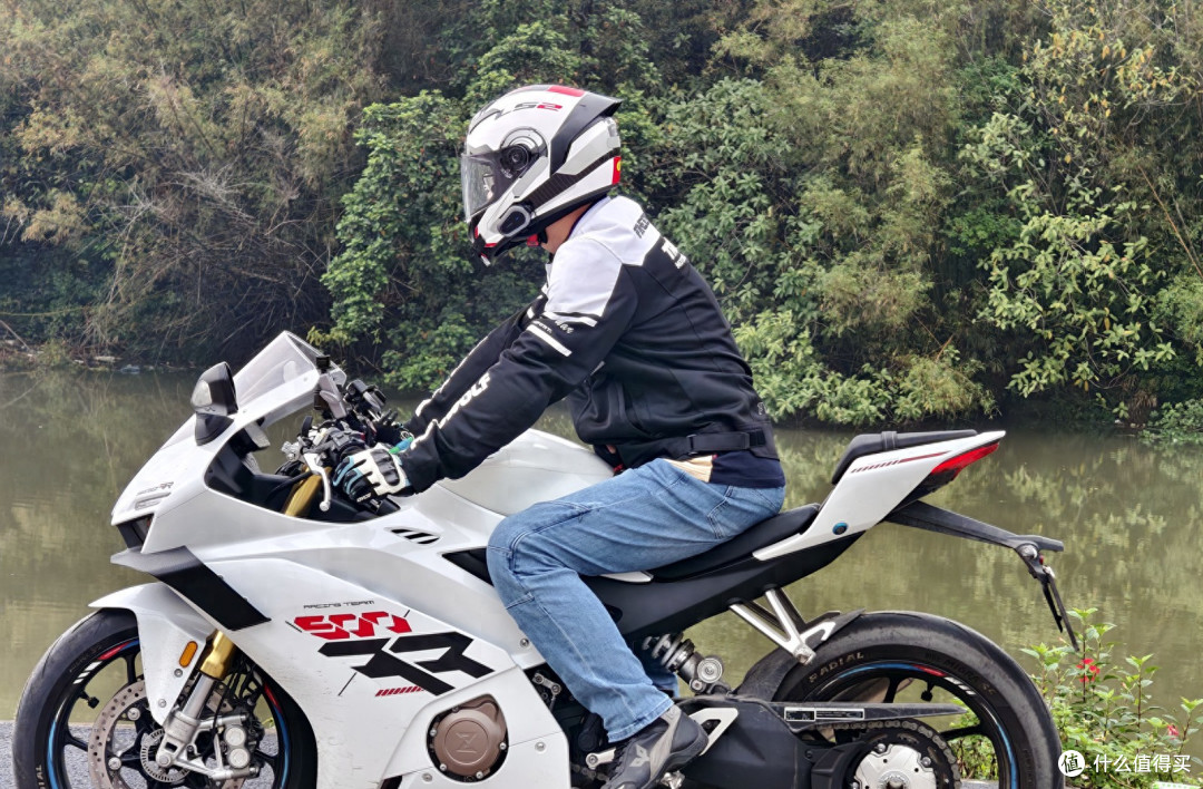 张雪500RR车主实测,Reso Pilot Lite耳机,对讲终于不掉链子了!