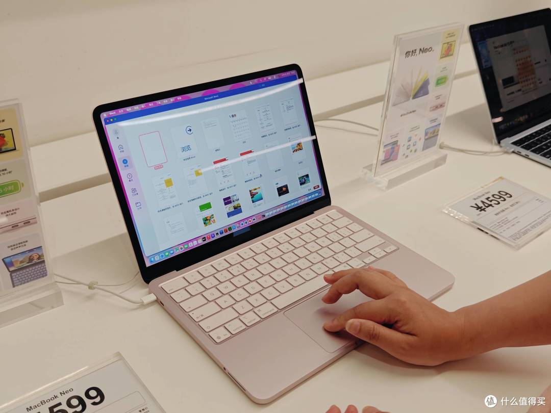 摸过MacBook Neo真机后,5K买个“减配”智商税真的合适吗?