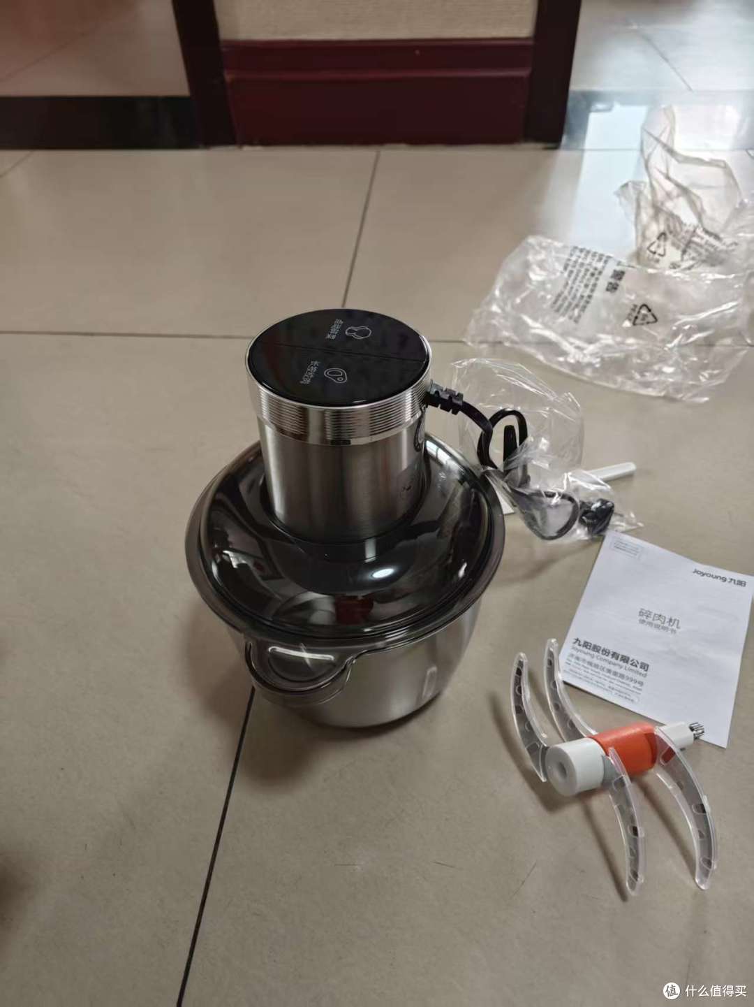 颜值与实力双在线，包饺子效率翻倍（九阳绞肉机）